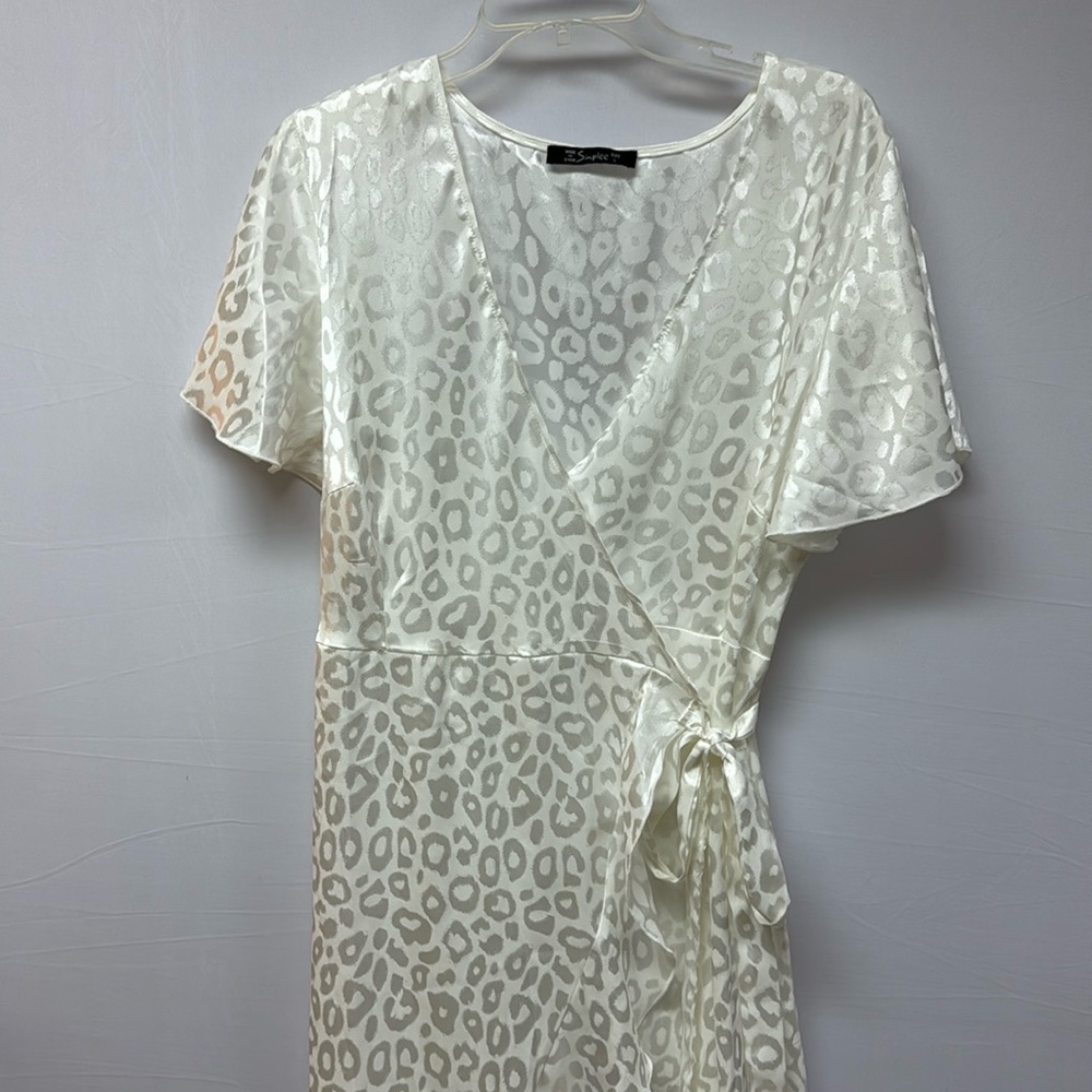 Simplee High-Low Wrap Dress White Animal Print Size Large